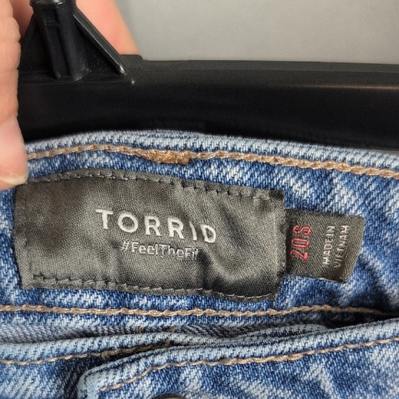 Torrid Blue Distressed Cropped Jeans - Picture 5 of 6